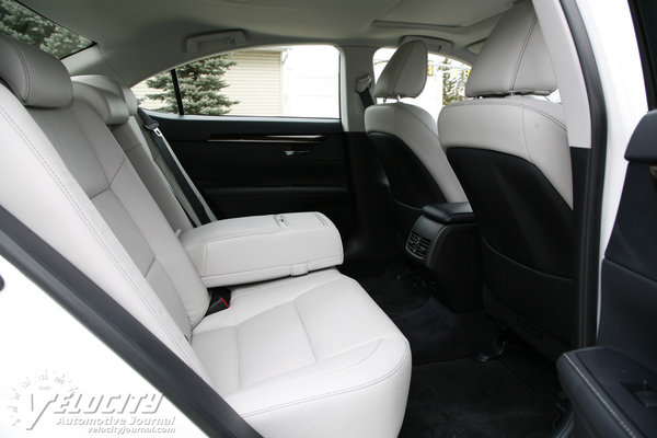 2013 Lexus ES 350 Interior