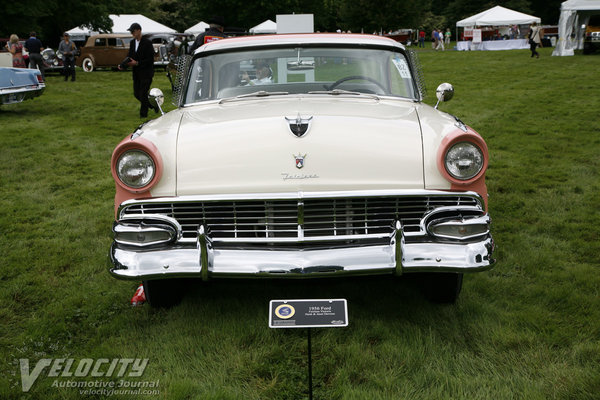 1956 Ford Fairlane 2-door Victoria