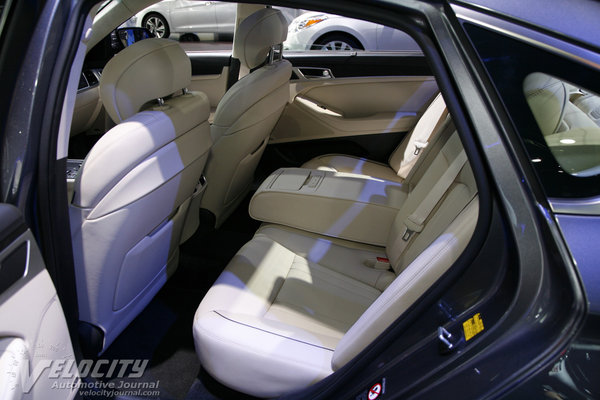 2015 Hyundai Genesis Interior