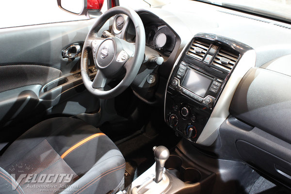 2015 Nissan Versa Note SR Interior