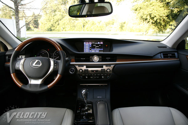 2014 Lexus ES 300h Interior