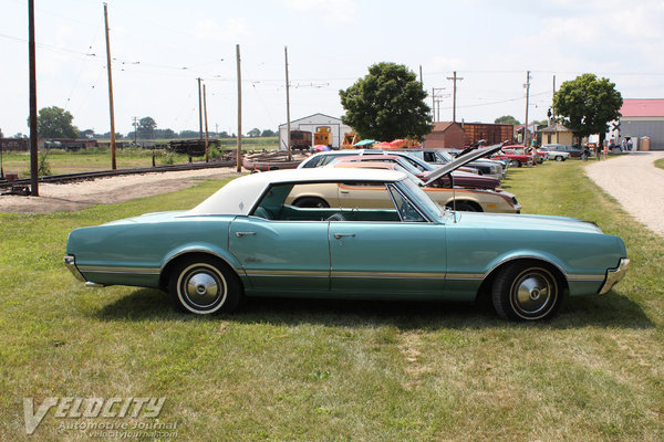 1966 Oldsmobile Cutlass 4-door hardtop