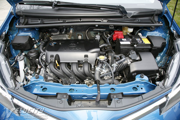 2015 Toyota Yaris SE 5d Liftback Engine