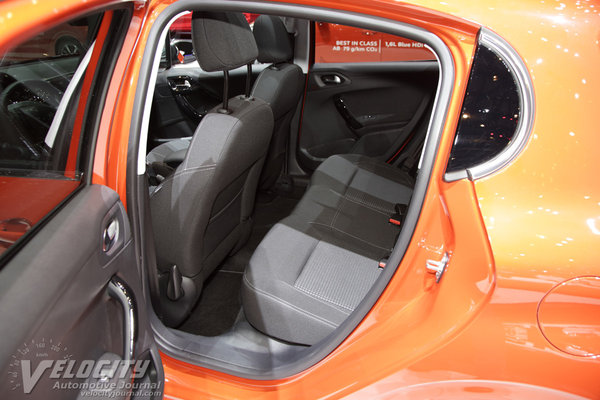 2015 Peugeot 208 5d Interior