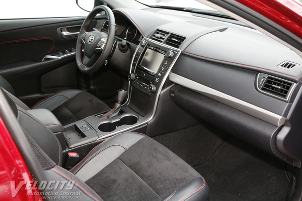 2015 Toyota Camry XSE Interior