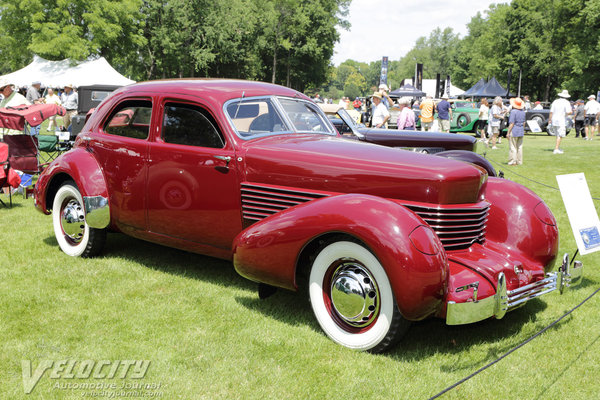 1936 Cord 810 sedan