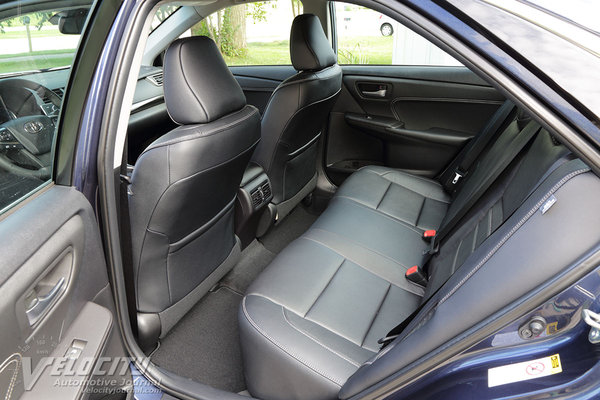 2016 Toyota Camry XLE Hybrid Interior