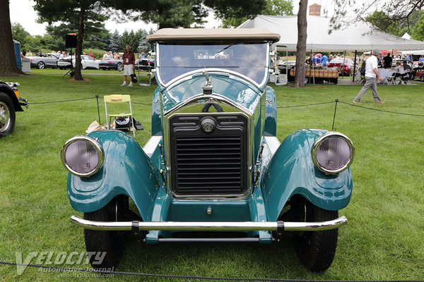 1925 Pierce-Arrow Model 80 runabout