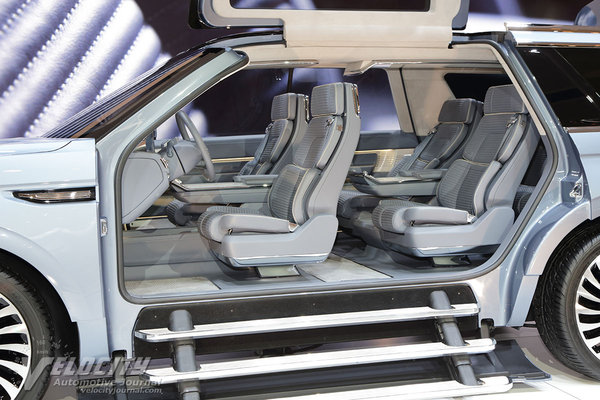 2016 Lincoln Navigator Interior