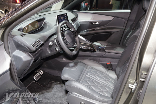 2017 Peugeot 5008 Interior