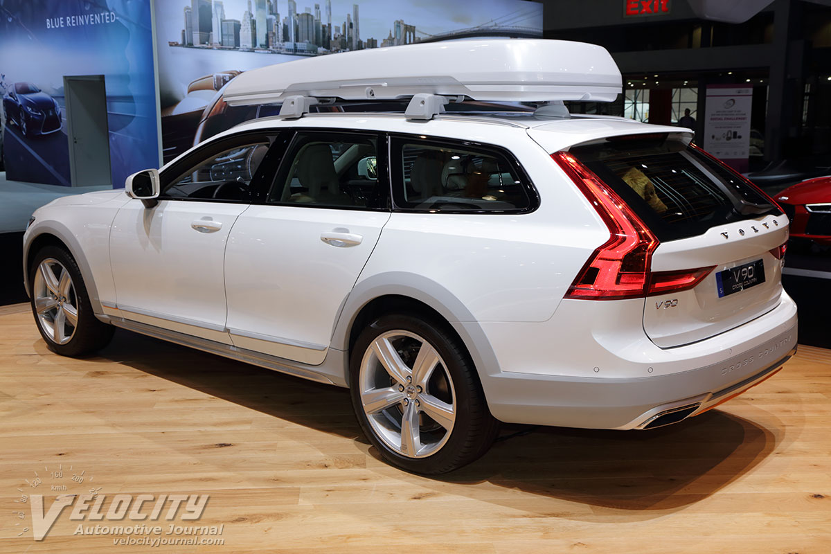 21 Volvo V90 Pictures