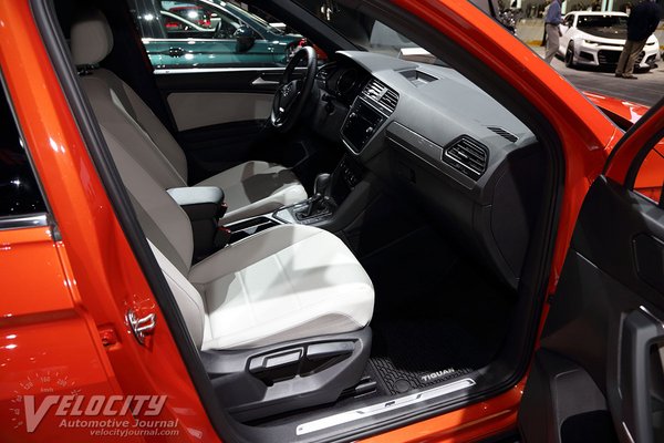 2018 Volkswagen Tiguan R-Line Interior