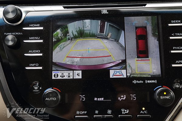 2018 Toyota Camry XLE Instrumentation