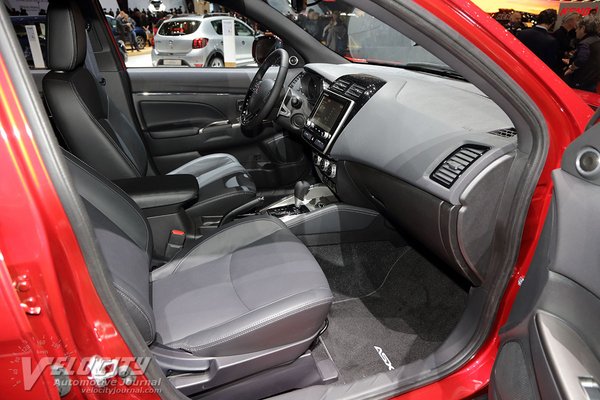 2020 Mitsubishi ASX Interior