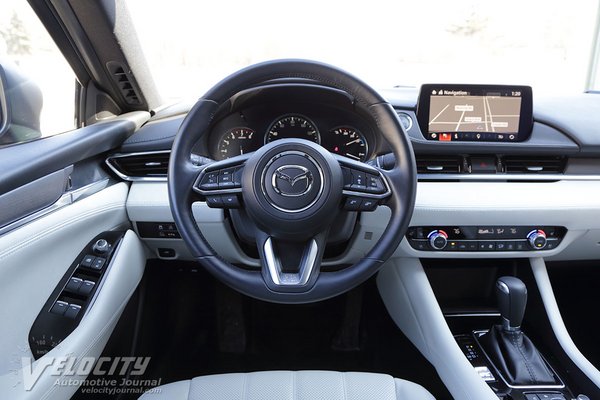 2018 Mazda Mazda6 Signature Instrumentation