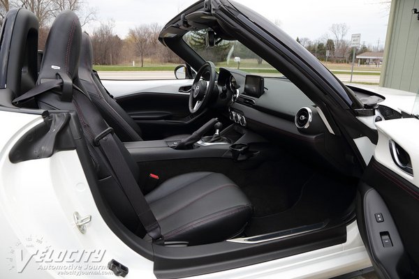 2019 Mazda MX-5 Interior