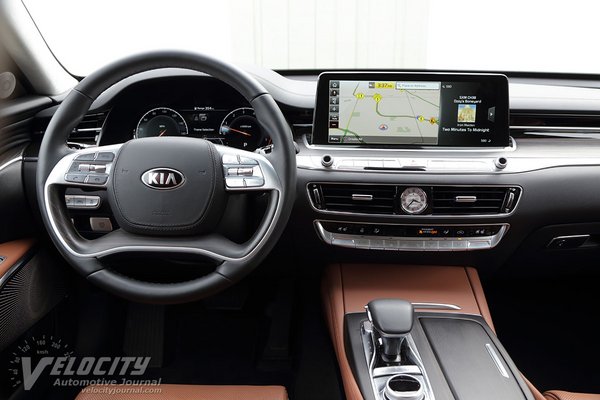 2019 Kia K900 Instrumentation