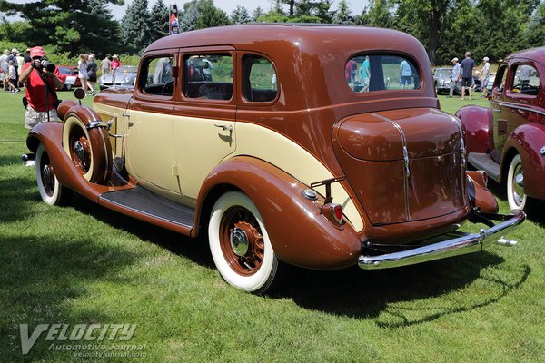 1934 Studebaker President sedan