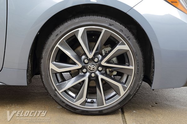 2020 Toyota Corolla XSE sedan Wheel