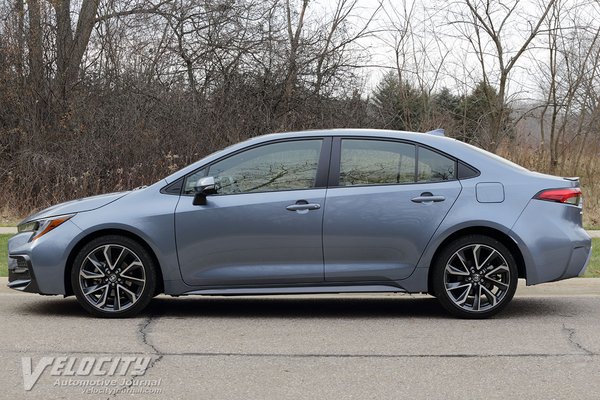 2020 Toyota Corolla XSE sedan