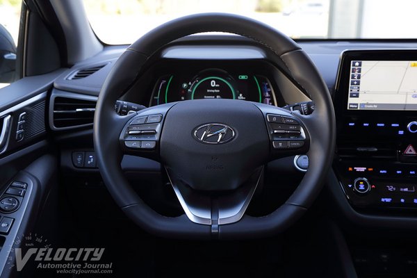 2020 Hyundai Ioniq PHEV Instrumentation