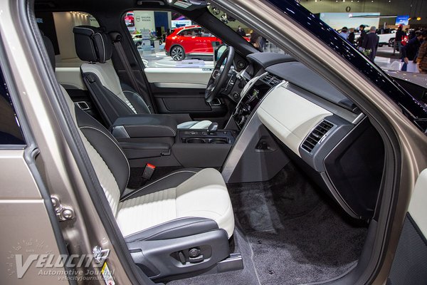 2021 Land Rover Discovery Interior