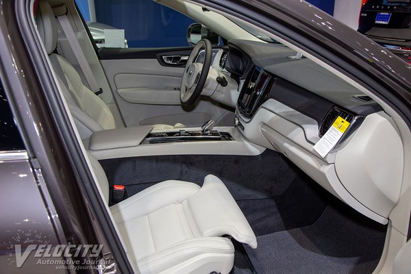 2022 Volvo XC60 Interior