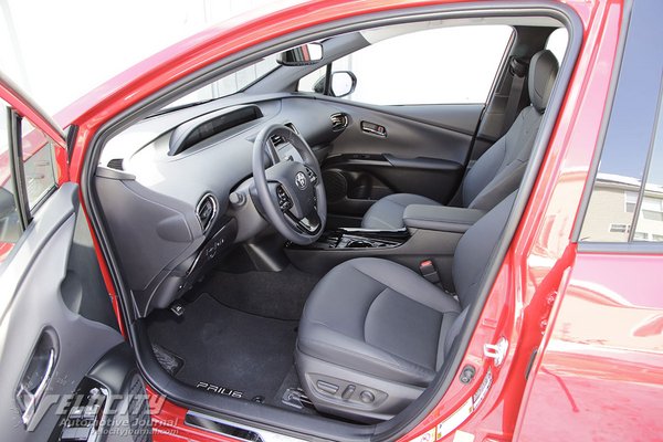 2021 Toyota Prius XLE 2020 edition Interior