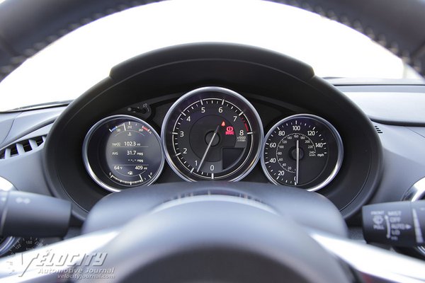 2021 Mazda MX-5 Instrumentation