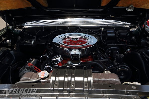 1962 Oldsmobile Starfire convertible Engine