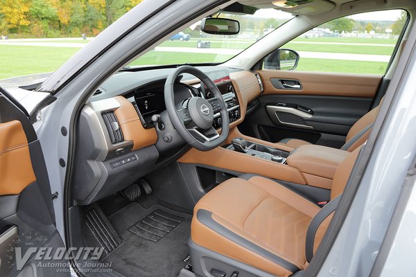 2022 Nissan Pathfinder Platinum Interior