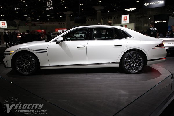 2023 Genesis G90