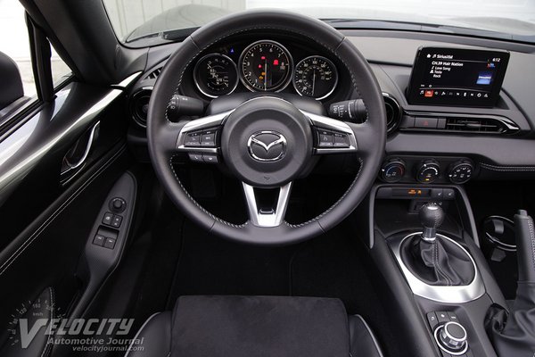 2022 Mazda MX-5 Instrumentation