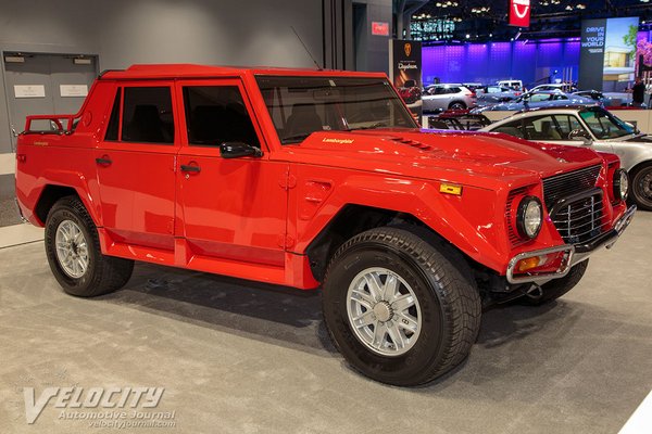 1986 Lamborghini LM 002