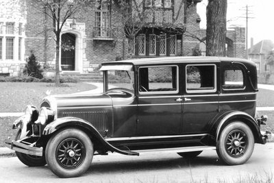 1928 Chrysler Series 72 Crown Sedan