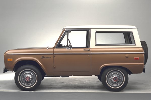 1974 Ford Bronco Wagon