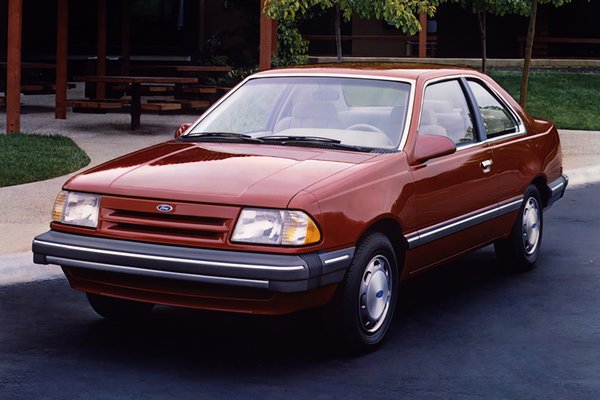 1986 Ford Tempo GL 2d