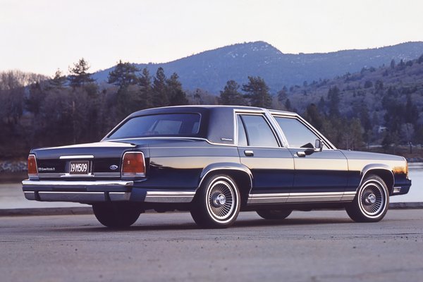 1988 Ford LTD Crown Victoria