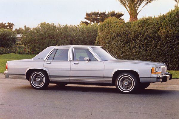 1988 Ford LTD Crown Victoria