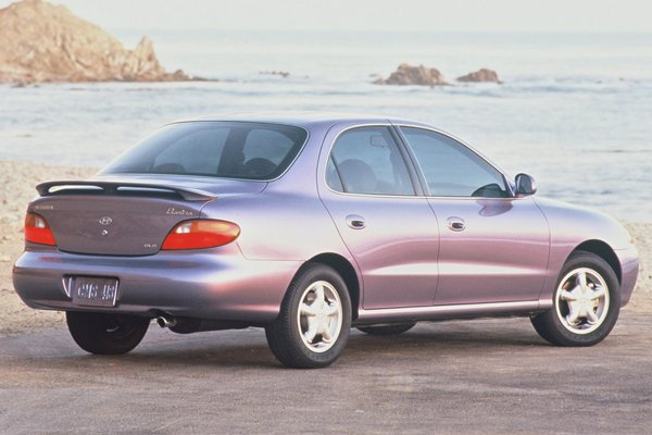 1996 Hyundai Elantra sedan