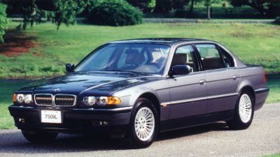 2000 BMW 740iL sedan