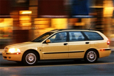 2002 Volvo V40