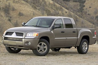 2006 Mitsubishi Raider Crew Cab