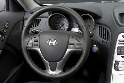 2010 Hyundai Genesis Coupe Instrumentation