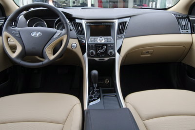2010 Hyundai Sonata Instrumentation