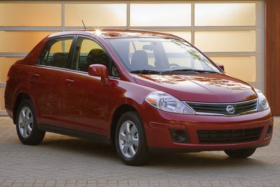 2010 Nissan Versa sedan