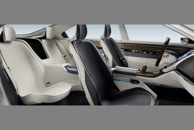 2011 Volvo Universe Interior