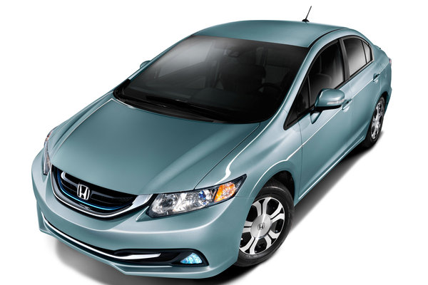 2013 Honda Civic Hybrid sedan