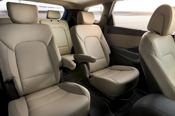 2013 Hyundai Santa Fe Interior