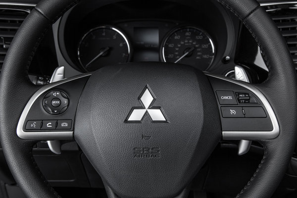 2014 Mitsubishi Outlander Instrumentation